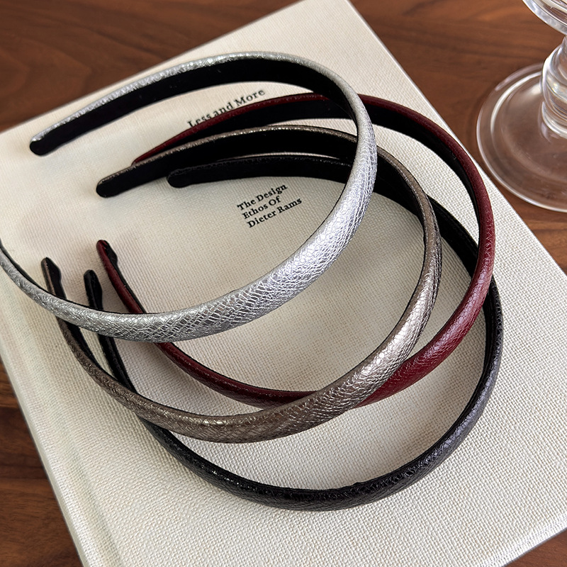 Vintage Red Leather Thin Headb - огляд і ціна Leatherwork Rings