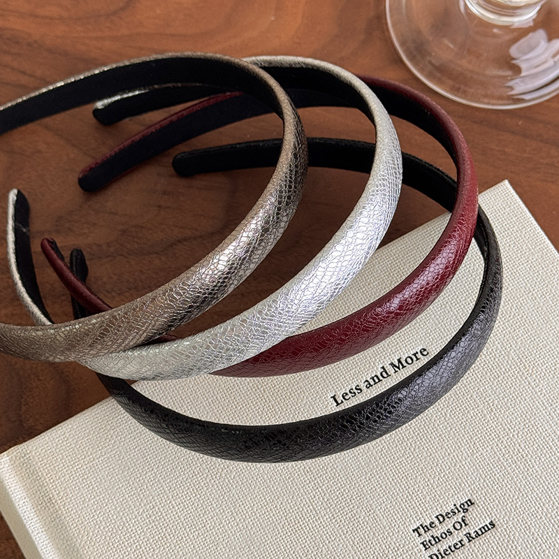 Vintage Red Leather Thin Headb - огляд і ціна Leatherwork Rings